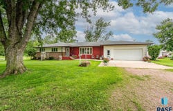 511 N Cherry Ave, Bridgewater, SD 57319