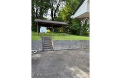 805 Sewanee St, Harriman, TN 37748