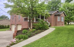 8405 Graceland Rd, Corryton, TN 37721