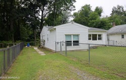 33 Weaverville Road, Freehold, NJ 07728