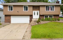 2735 Chisholm Avenue, North Saint Paul, MN 55109