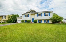1611 Wheatstone Drive, Farmington, NY 14425