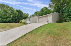 1441 Pawnee Boulevard, Akron, OH 44312