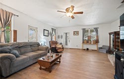 104 Overholt Dr, Scottdale, PA 15683