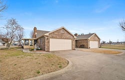 1020 W Cypress Street, Rogers, AR 72756