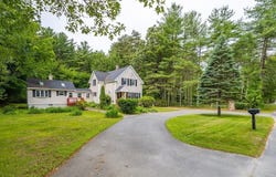 216 Dunstable Rd, Chelmsford, MA 01863
