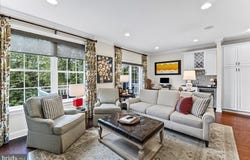 4 PARKVIEW CIR, WAYNE, PA 19087