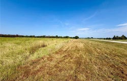 29610 S West Outer Road, Harrisonville, MO 64701