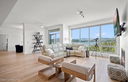201 N 1ST ST, Coeur d'Alene, ID 83814