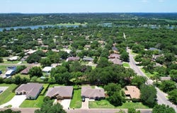 185 Broadmoor Street, Meadowlakes, TX 78654