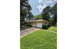 809 S.W. Bokhoma Avenue, Idabel, OK 74745