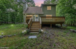 124 Granite Drive, Hawley, PA 18428