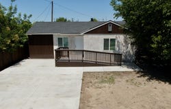 1012 E Mineral King Avenue, Visalia, CA 93292