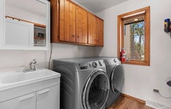 641 E Walnut Pl, Sturgeon Bay, WI 54235