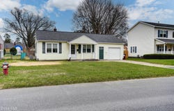 1017 Theodore Road, Schenectady, NY 12303