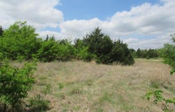 E Red Tail Rd, Hutchinson, KS 67502