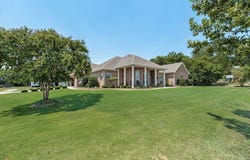 33 County Road 3571, Era, TX 76238