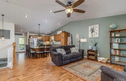 19733 Rodeo Road, Richland, MO 65556