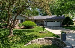 807 E Holiday Drive, Beloit, WI 53511