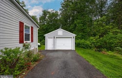 109 MAPLE AVENUE, MANHEIM, PA 17545