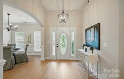8726 Castle Cliff Drive, Matthews, NC 28105