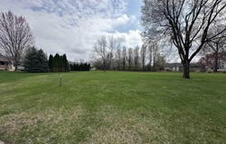 100 PEACE FIELD Lane, East Peoria, IL 61611