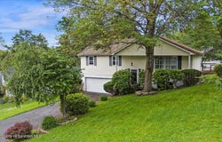 206 Florence Drive, Clarks Summit, PA 18411