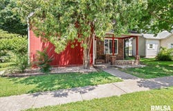 209 W MADISON Street, Athens, IL 62613