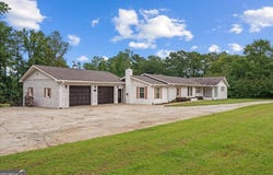 2716 Georgia 16, Carrollton, GA 30116