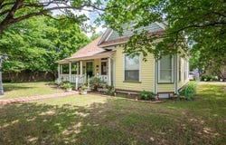 306 College Street, Red Oak, TX 75154
