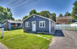 33 Spruce Lane, Bristol, RI 02809