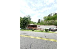 6262 KY RT 302, Van Lear, KY 41265
