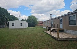 617 E Gregory Ave, Apache, OK 73006