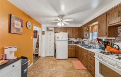 335 Mckee, N Versailles, PA 15137