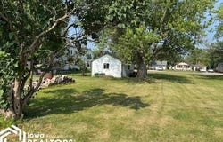 212 N Baker St, Keota, IA 52248