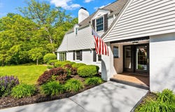 27 Hickory Lane, White Heath, IL 61884