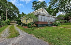 712 W Main Street, Easley, SC 29640