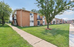 8916 Kenneth Drive, Des Plaines, IL 60016