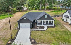 86 Point Hope Lane, Hendersonville, NC 28792