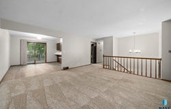 917 S Grandview Ave, Sioux Falls, SD 57103