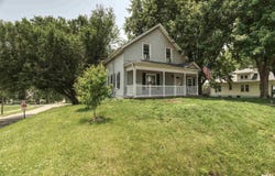 828 10TH Avenue, Fulton, IL 61252