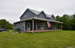 506 W Saint Louis Street, New Douglas, IL 62074