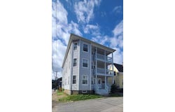 16 Brookline St, Webster, MA 01570
