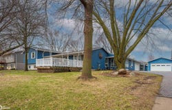 902 N Shore Drive, Clear Lake, IA 50428