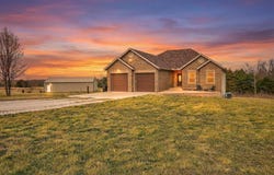 2459 Old Hillcrest Road, Marshfield, MO 65706