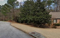 2348 Dakota Trail SW, Lilburn, GA 30047