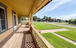 913 Galveston, Plainview, TX 79072