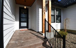 211 Georgetown Dr, Glendive, MT 59330