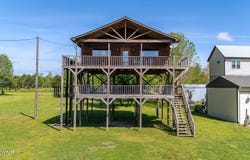 2705 Catfish Lane, Crump, TN 38327