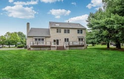 2 Fells Ln, Mount Olive Twp., NJ 07836-4411